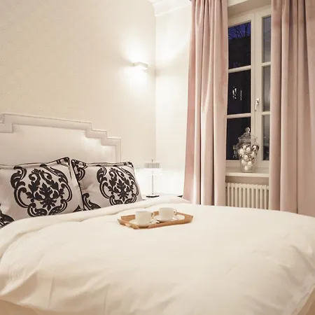 Swietojanska Old Town Deluxe Apartament *